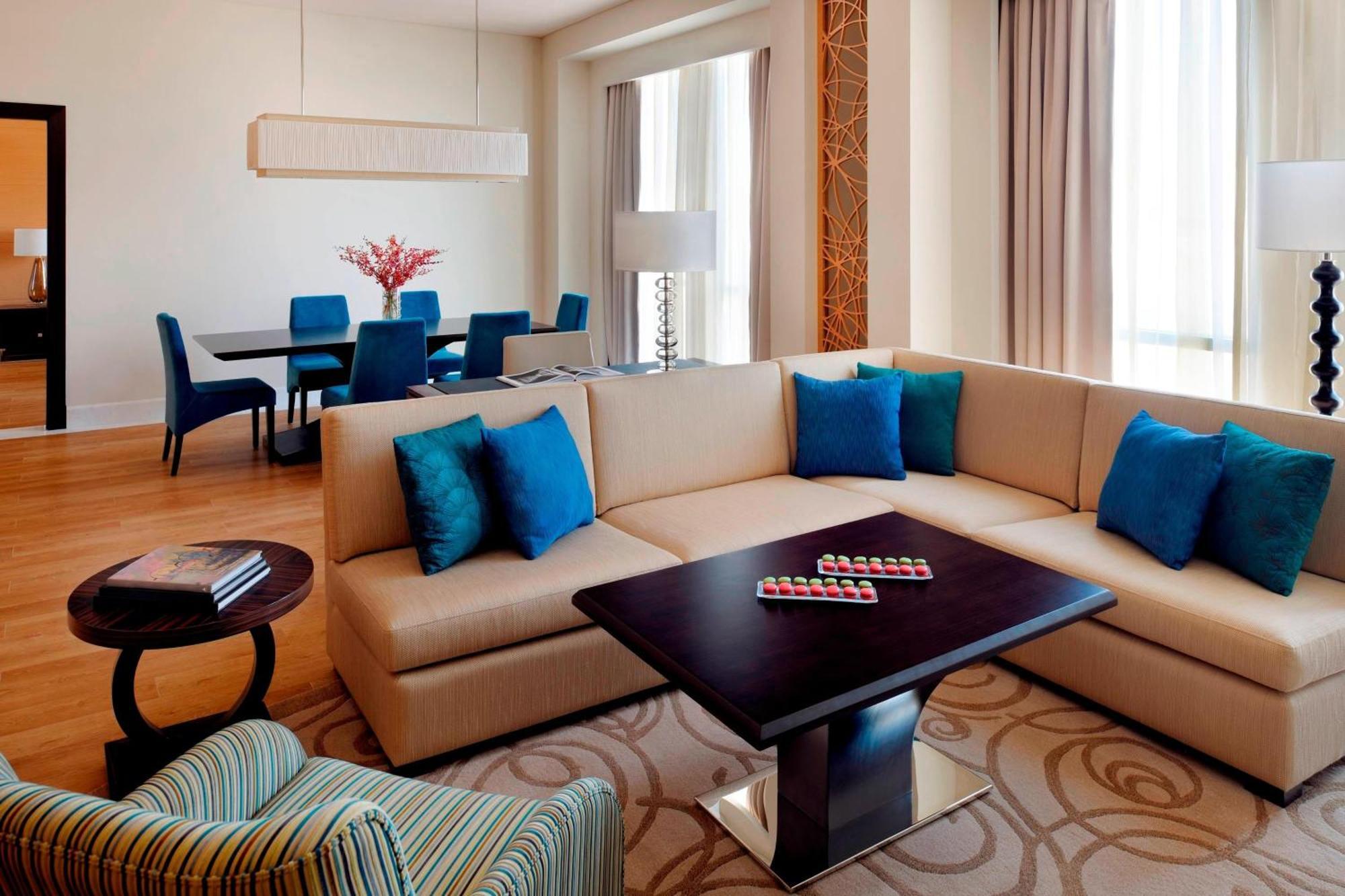 Marriott Hotel Al Jaddaf Dubai Eksteriør billede A living room at the hotel
