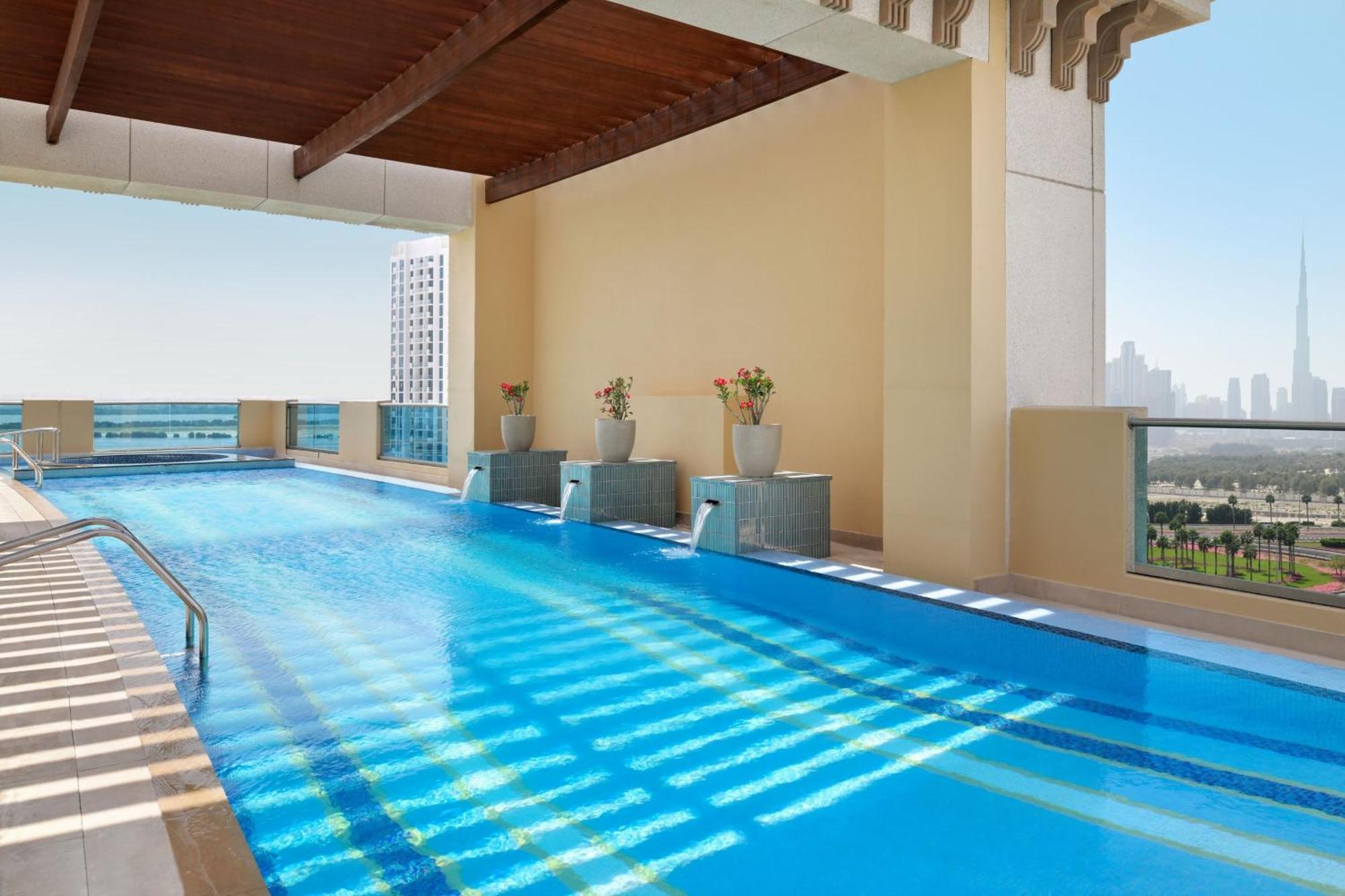 Marriott Hotel Al Jaddaf Dubai Eksteriør billede Rooftop pool
