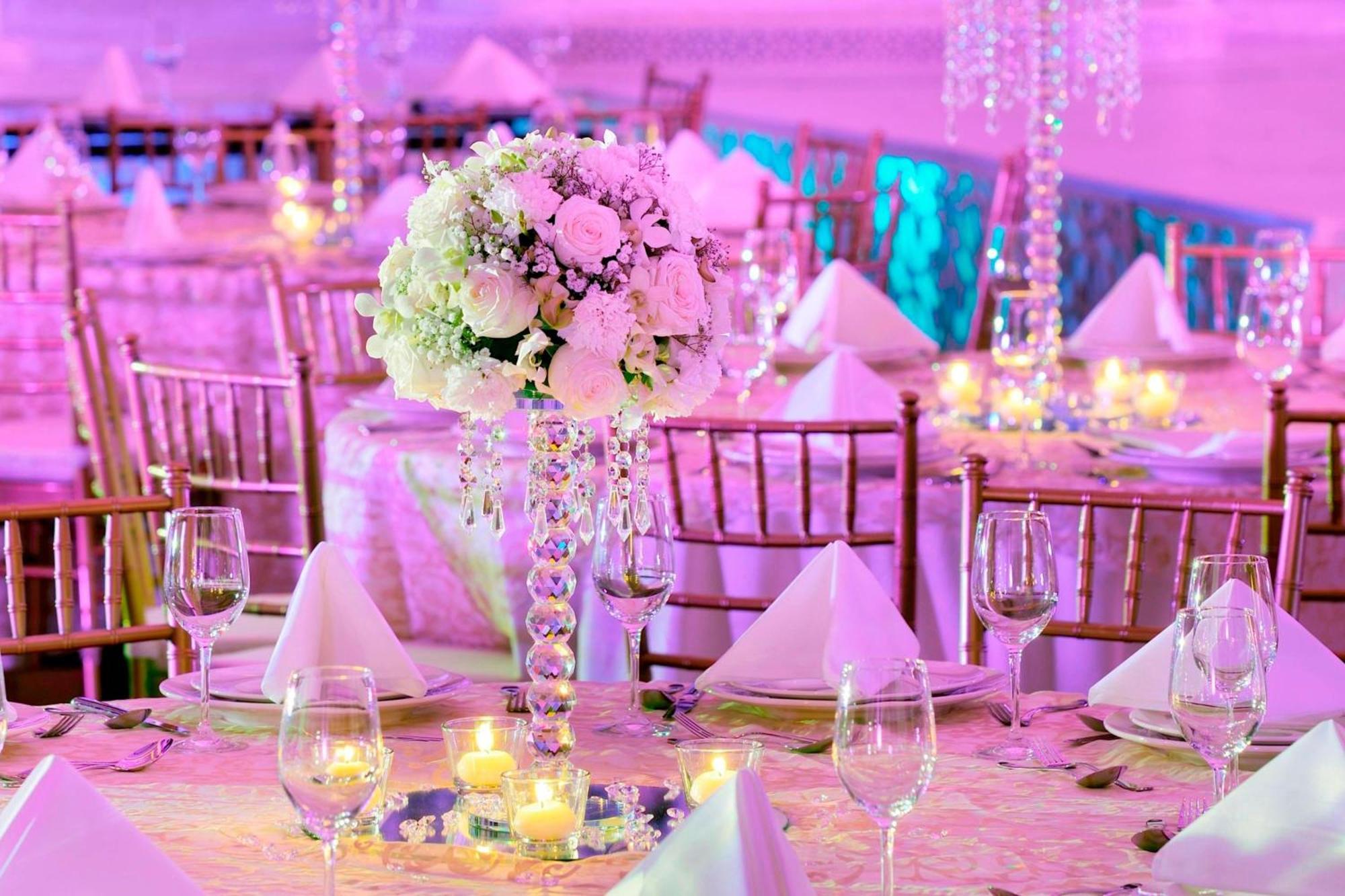 Marriott Hotel Al Jaddaf Dubai Eksteriør billede A wedding reception