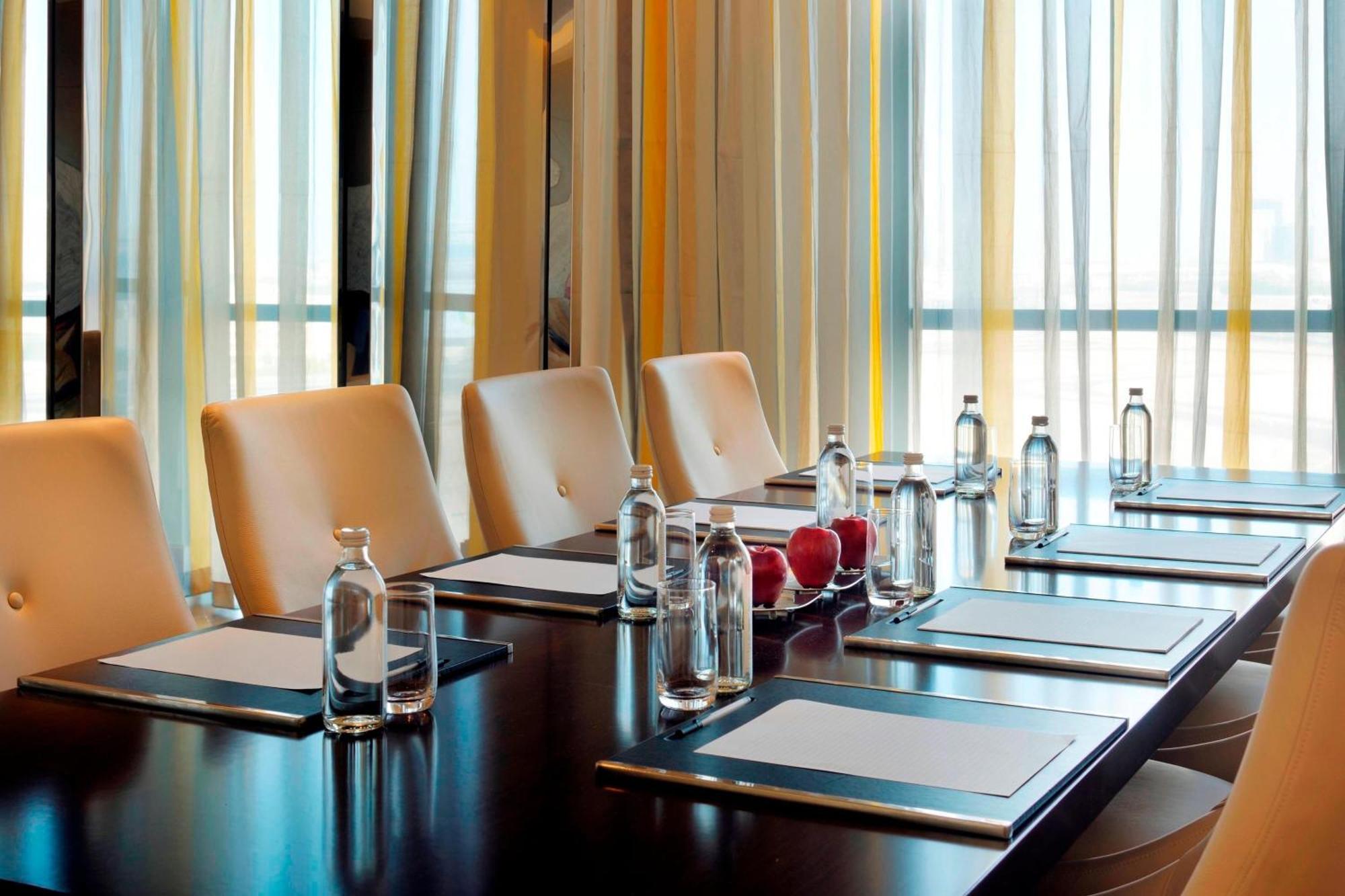 Marriott Hotel Al Jaddaf Dubai Eksteriør billede Meeting room